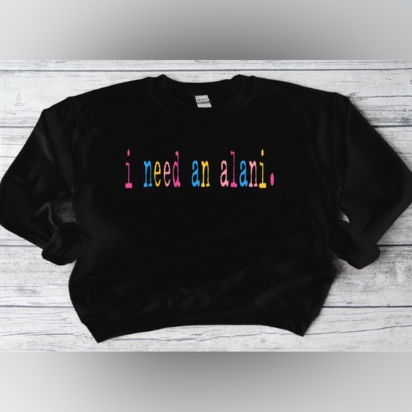 I need an Alani crewneck- black - Picture 1 of 5